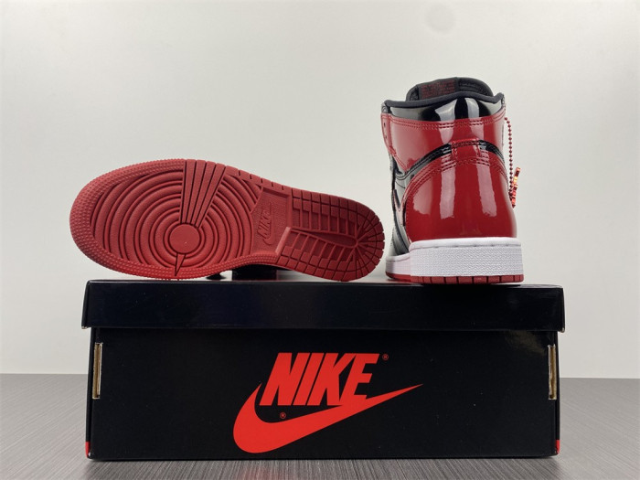 Air Jordan 1 High OG “Bred Patent” 555088-063