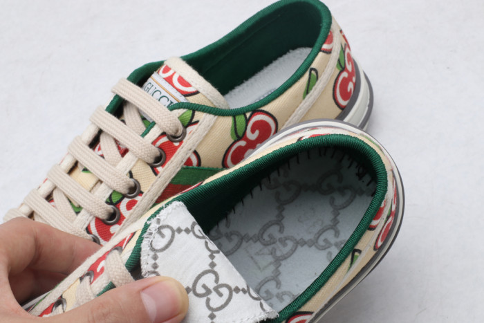 G*u*i low-top sneaker