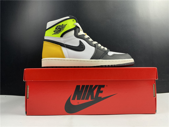 AIR JORDAN 1 RETRO HIGH OG ‘VOLT GOLD’ 555088-118