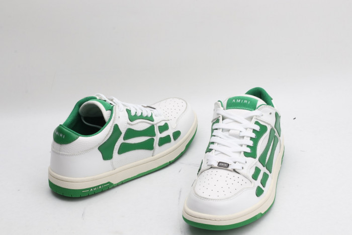 AR1M1 Low-Top Sneaker