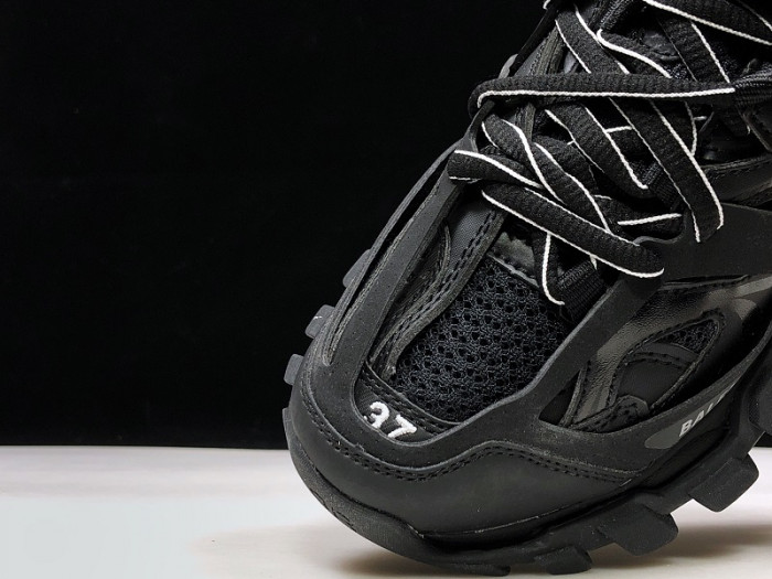 BLCG TRACK TRAINER ‘TRIPLE BLACK’ 542023 W1GB1 1000