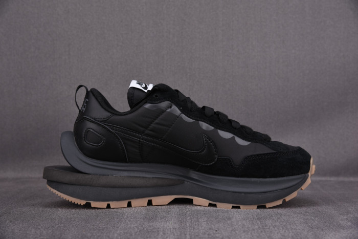 Nike Sacai x VaporWaffle ‘Black Gum DD1875 001