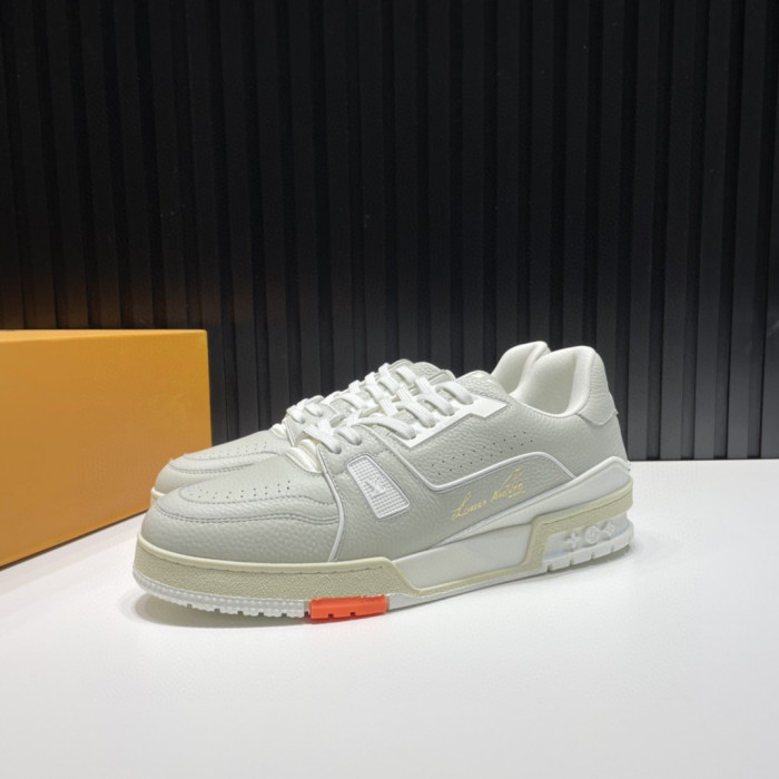 LV TRAINER SNEAKER LOW