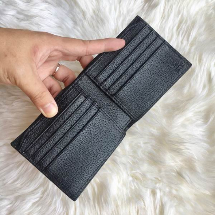 G*u*i wallet 428726 11*9