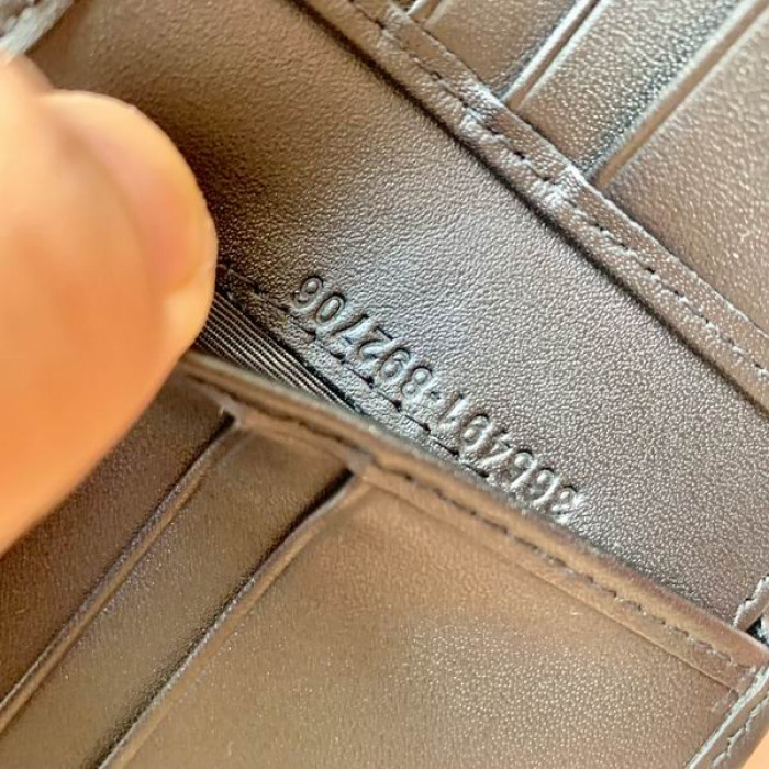 G*u*i wallet 365491 11*9